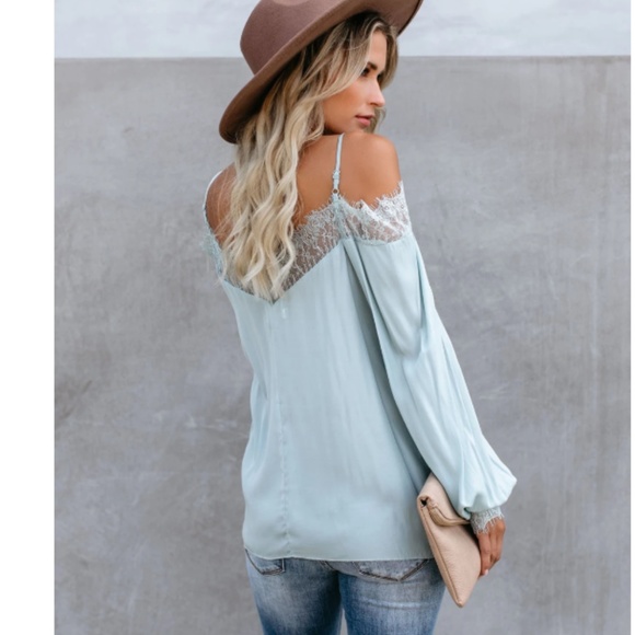 BASJA Off Shoulder Lace Blouse - Picture 3 of 8